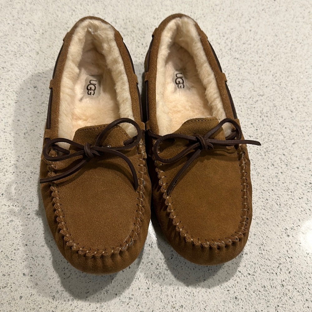 Ugg Dakota Slipper sz 8.5
